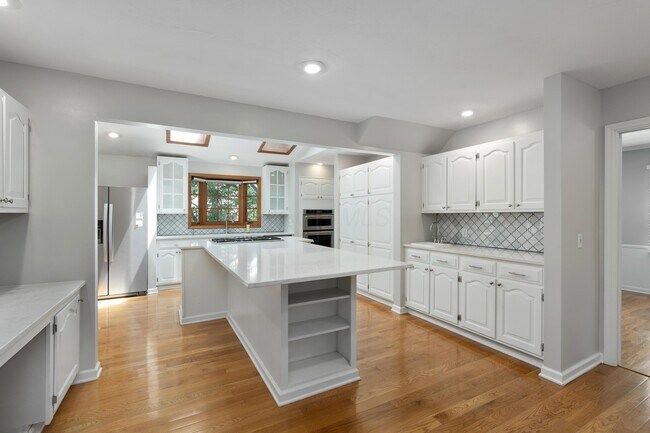 Photo - 4260 Reedbury Ln