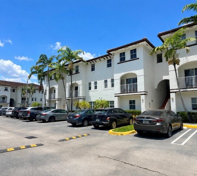 Building Photo - 8900 NW 97th Ave Unit 104