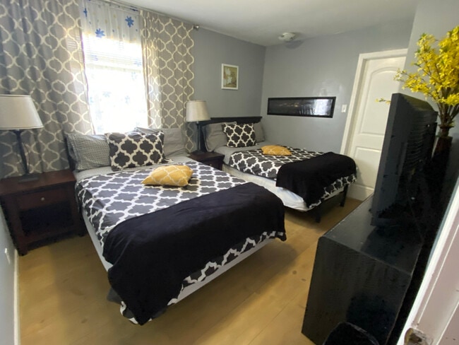 Photo - 1930 Reese Ave