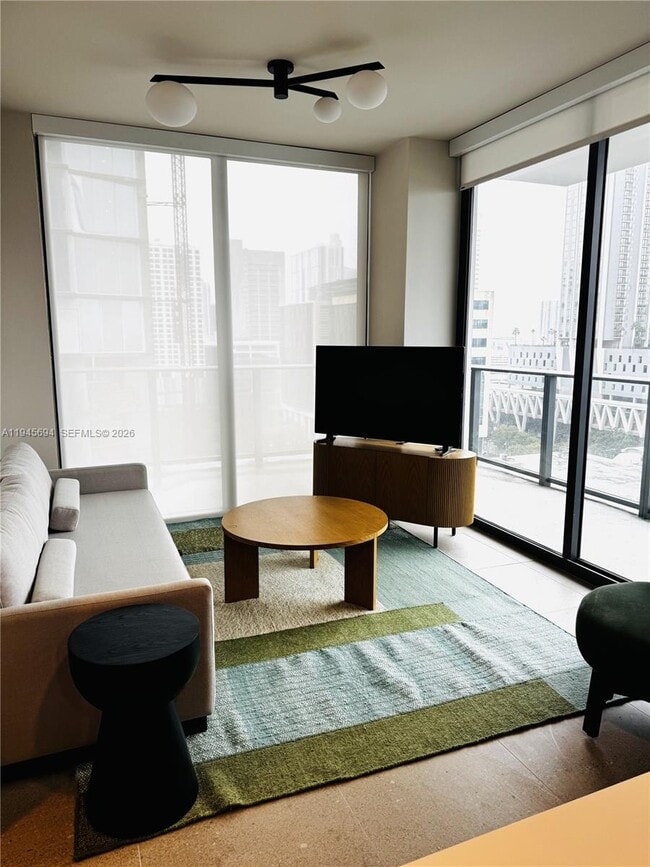 Building Photo - 11 NE 6th St Unit 1601