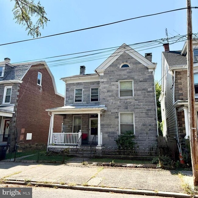 Building Photo - 610 King St Rental