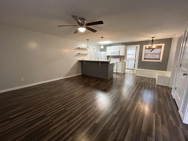 Photo - 121 Walker St