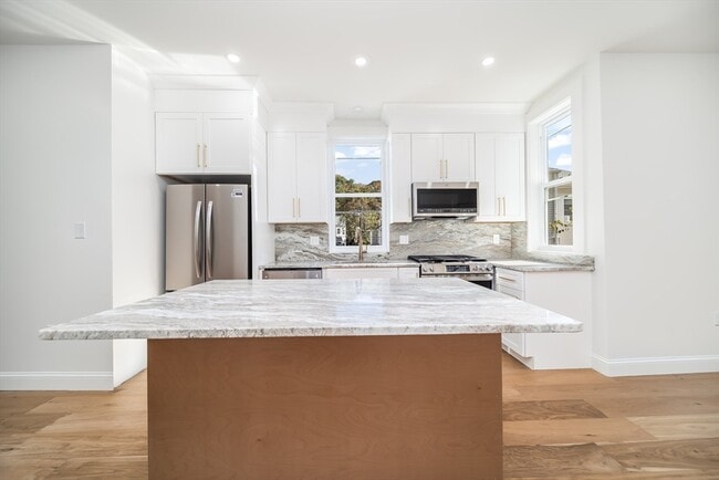 Building Photo - 9 Knollin St Unit 1