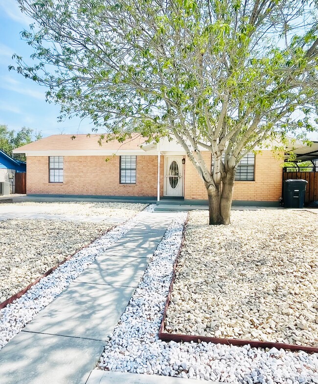 Building Photo - 1040 Cindy Marie Rental