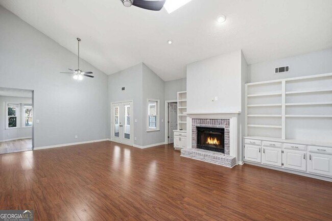 Photo - 4663 Calumet Cir NW