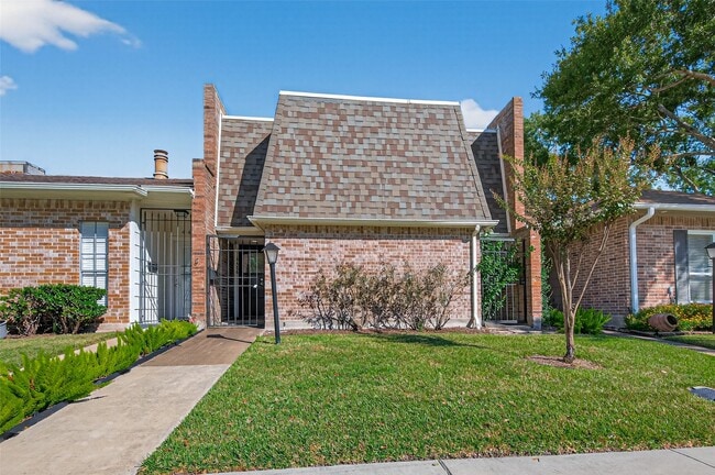 Photo - 4426 Basswood Ln