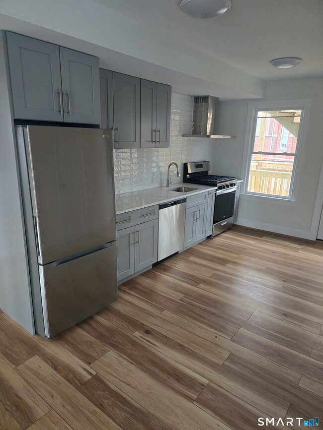 Photo - 530 Jane St Unidad 3