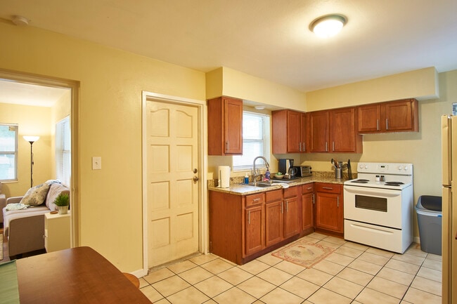 Photo - 1518 E Ellicott St