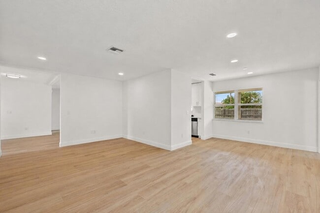 Photo - 1313 Pinetta Cir