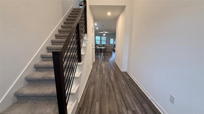 Building Photo - 144 Lime St