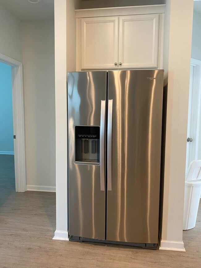 Fridge - 9824 English Elm St