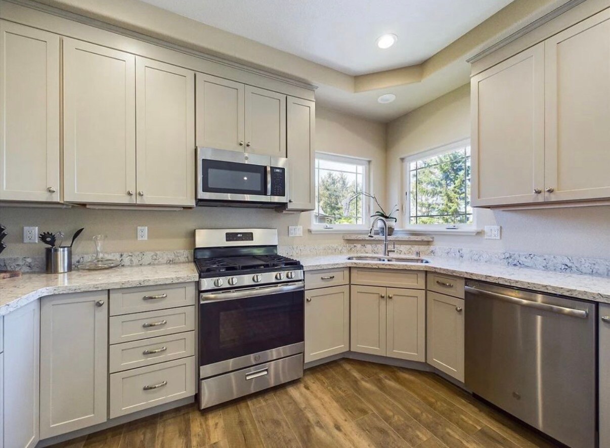 Photo - 20 Blue Spruce Dr