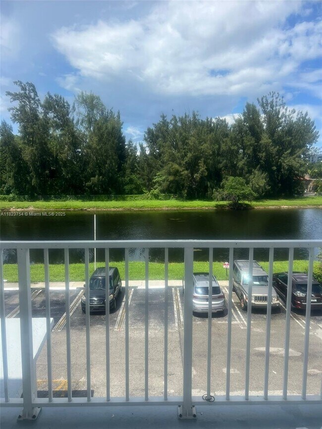 Photo - 16465 NE 22nd Ave Unidad 217