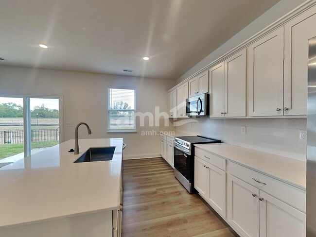 Photo - 9139 Henley Ave