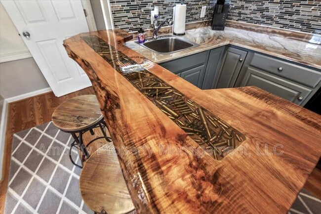 Photo - 100 Raymond Dr Unidad Apt A