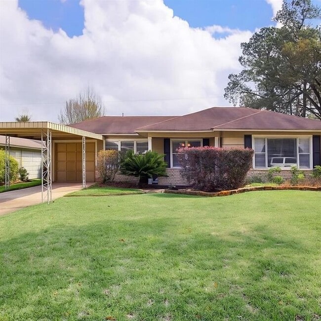 Building Photo - 1010 Bay Oaks Rd Rental
