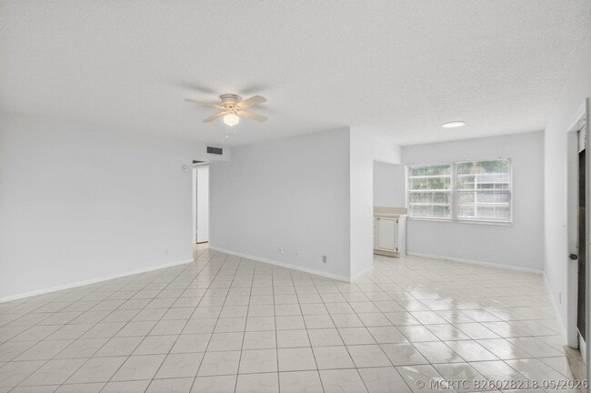 Photo - 360 Fanshaw I