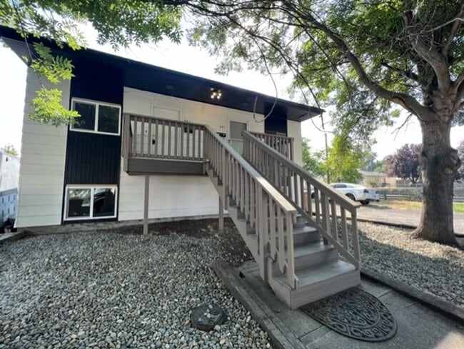 Photo - 847/849 3rd St. Unit 849