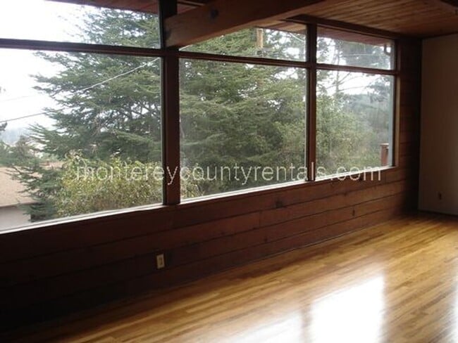 Photo - Enjoy this great home with dramatic bay views