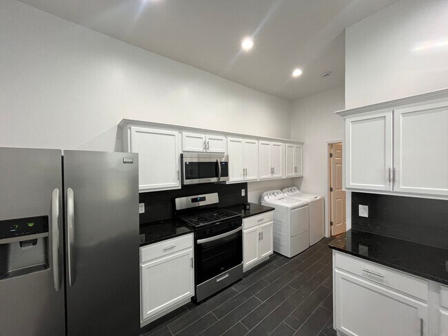 Photo - 7465-7467Garfi Unit 7467