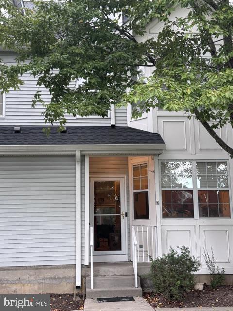 702 Blossom Cir
