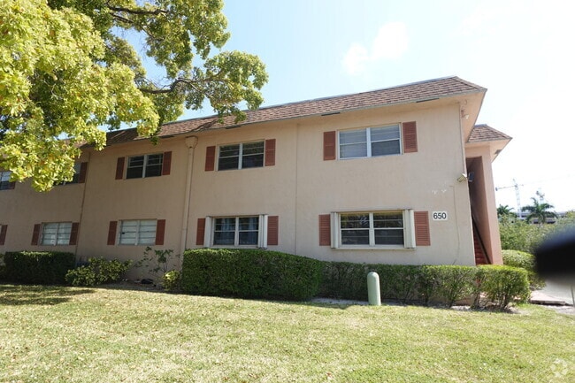 Building Photo - 650 SW 2nd Ave Unit 2520 Rental