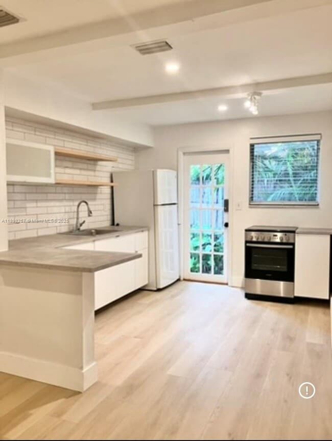 Photo - 2538 SW 11th St Unit 2