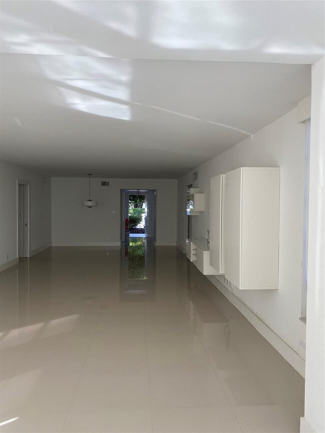 Building Photo - 4280 Oaks Terrace Unit 102