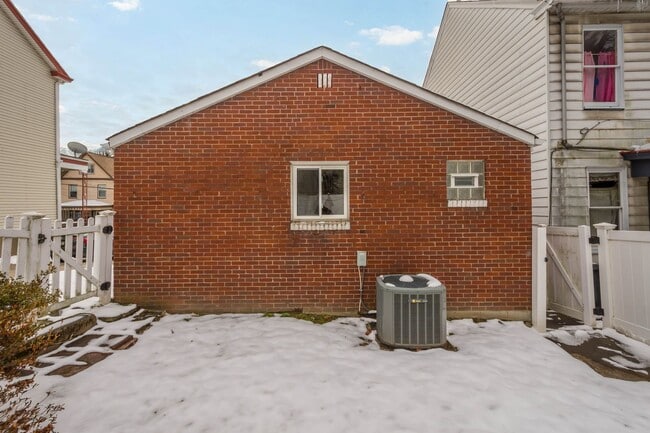 Photo - AVAILABLE NOW! Start the New Year in a new home with this STUNNING 2-bedroom in Avalon, ready for...