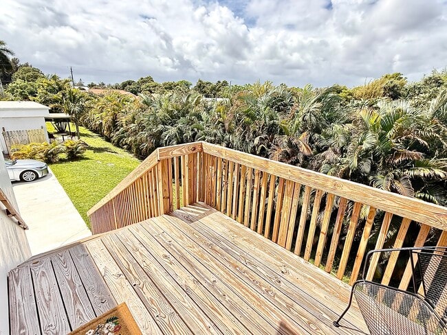 Photo - 1335 Churchill Rd