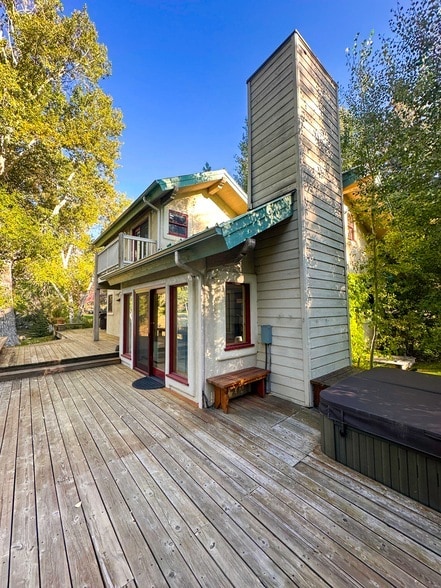 Photo - 233 Timberline Rd