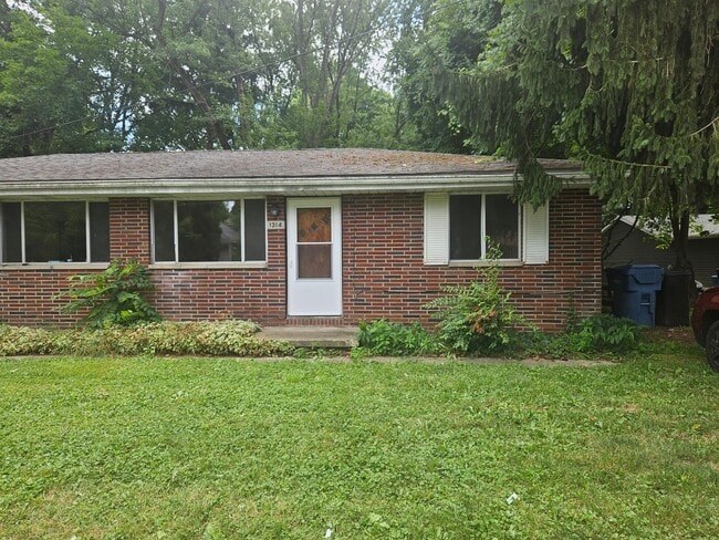 2 Bedroom 1 Bath Duplex Kent. - 2 Bedroom 1 Bath Duplex Kent. House