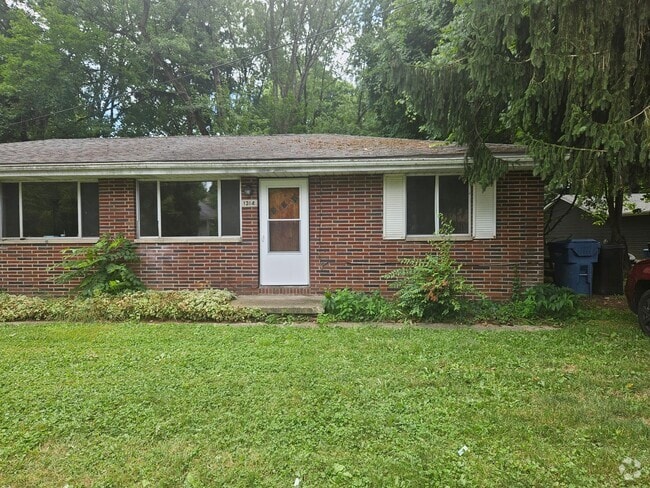 Building Photo - 2 Bedroom 1 Bath Duplex Kent. Rental