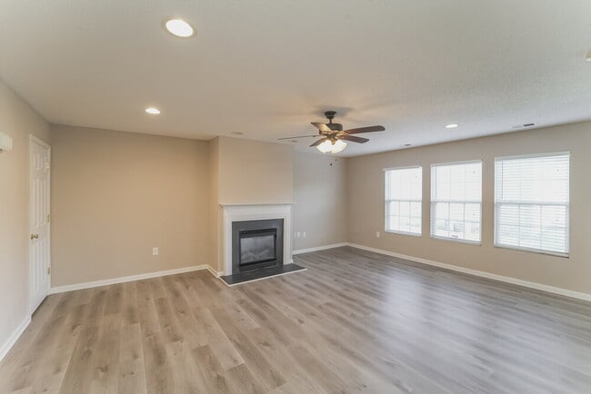 Photo - 2320 Highland Park Dr