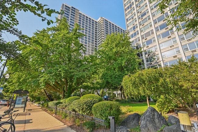 Building Photo - 4250 N Marine Dr Unit 2803 Rental