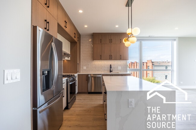 Photo - 2355 W Flournoy St Unit 201