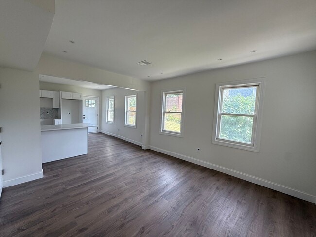 Photo - 2089 W 41st St Unit Lower