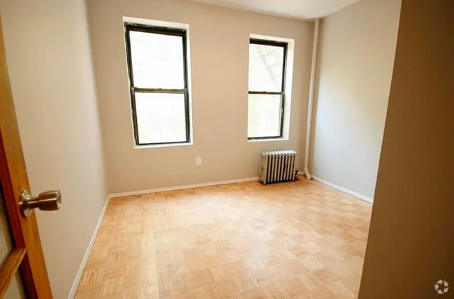 Building Photo - 32 E 7th St Rental