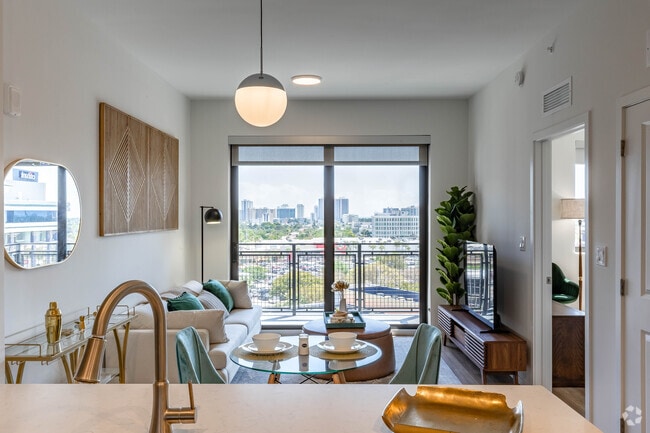 1 BR, 1.5 BA 681SF