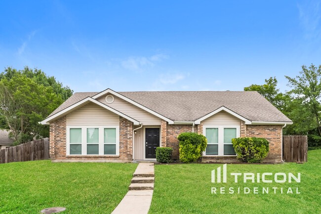 Photo - 1040 Twin Falls Dr House