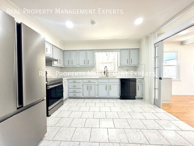 Photo - 10109 Windrift Rd