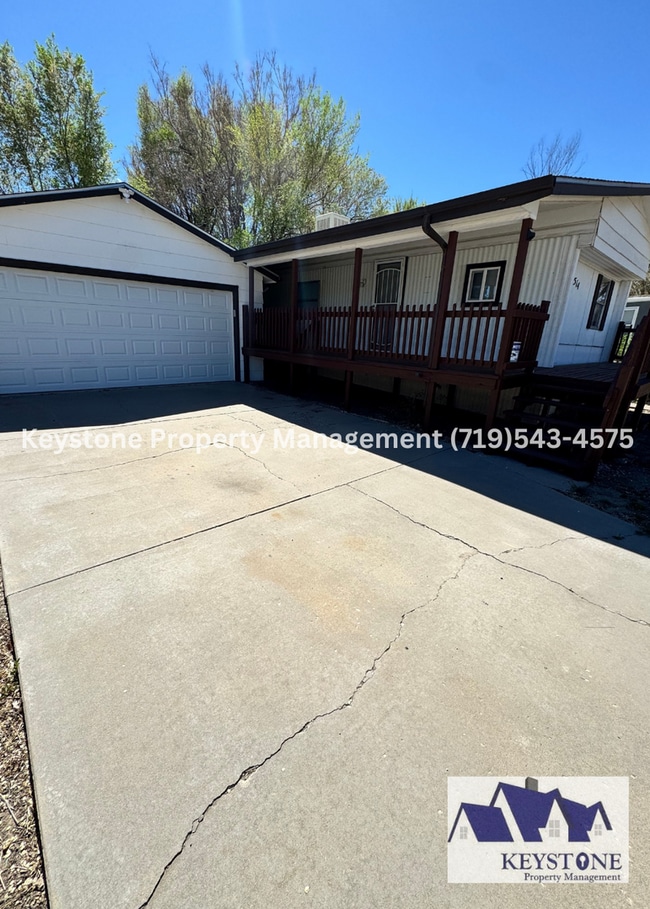 Photo - Spacious 2 Bed / 2 Bath Home with Oversized Garage & Updates Throughout $1200/$1200