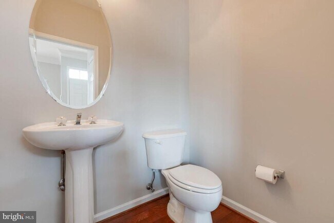 Photo - 25286 McIntyre Sq