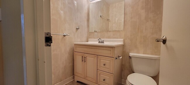 Photo - 99 Pond Ave Unidad 1210