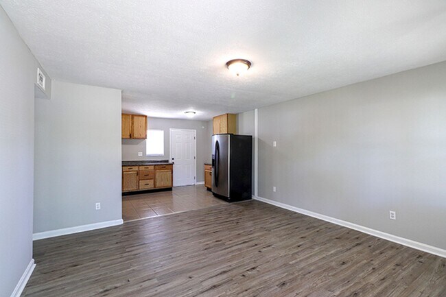 Photo - 3 Bedroom 1 Bath Fenced Shed Patio Brick Ranch Rental Home