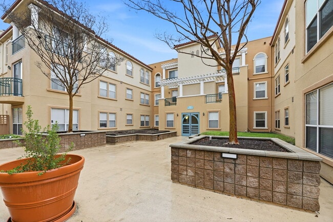 Photo - 951 S 12th St Unit 951 S 12th St, #220