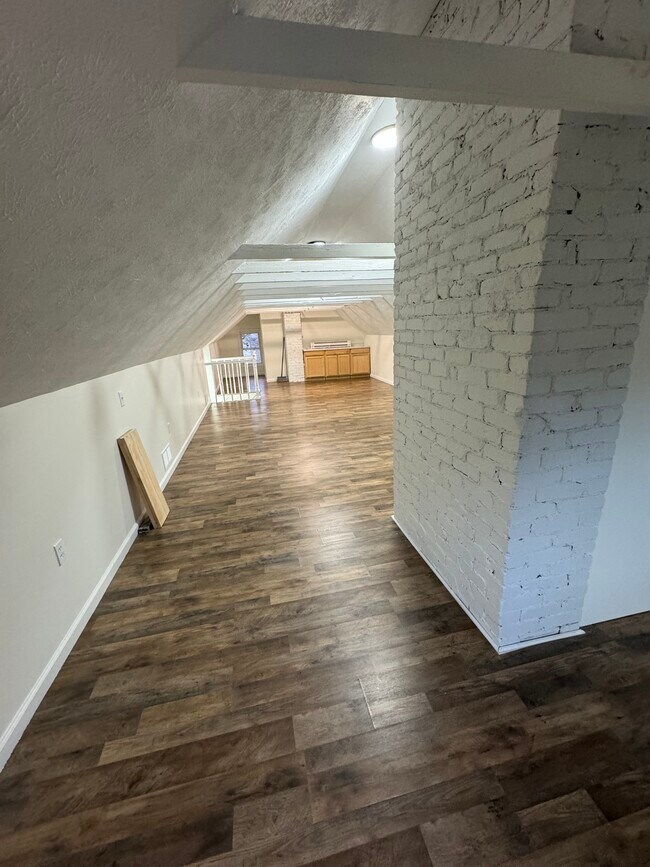 Photo - 284 E Hudson St