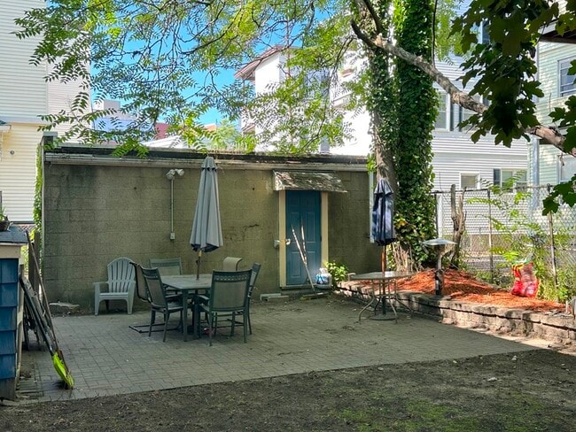 Photo - 25 Rossmore St Unit 25H