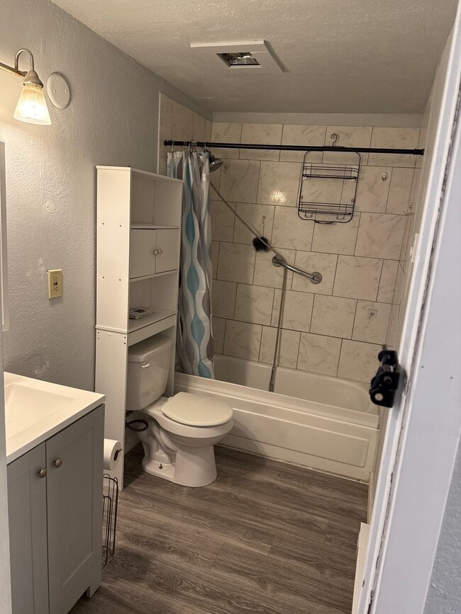 Photo - 2024 E Pacific Ave