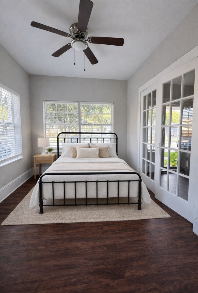 Photo - 905 Oakhurst St